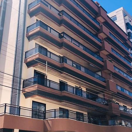 Excelente Apartamento Meia Praia - Itapema Esterno foto