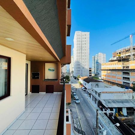 Excelente Apartamento Meia Praia - Itapema Esterno foto