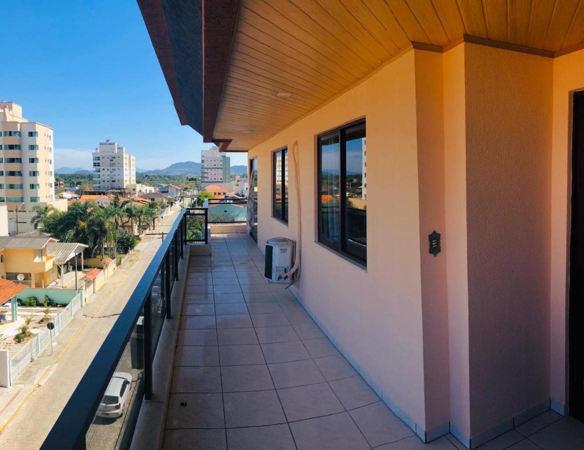 Excelente Apartamento Meia Praia - Itapema Esterno foto