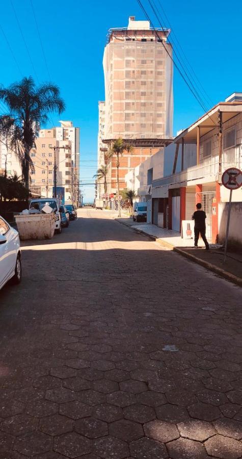 Excelente Apartamento Meia Praia - Itapema Esterno foto