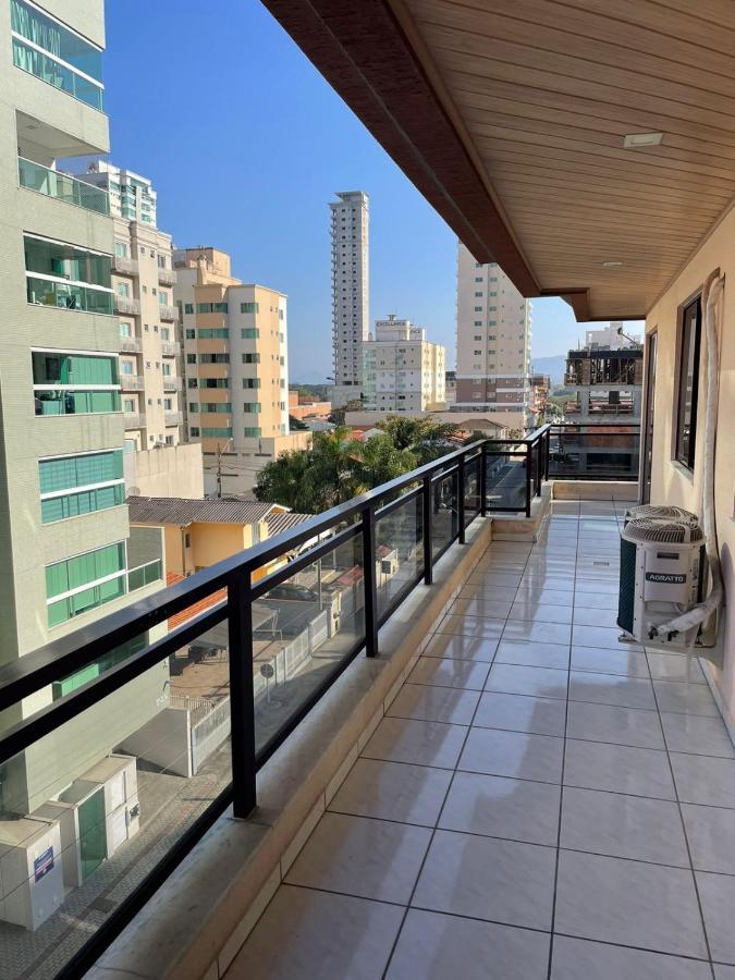 Excelente Apartamento Meia Praia - Itapema Esterno foto